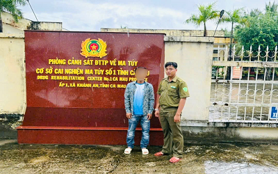 Công an xã Thanh Tùng hỗ trợ một trường hợp cai nghiện ma túy tự nguyện